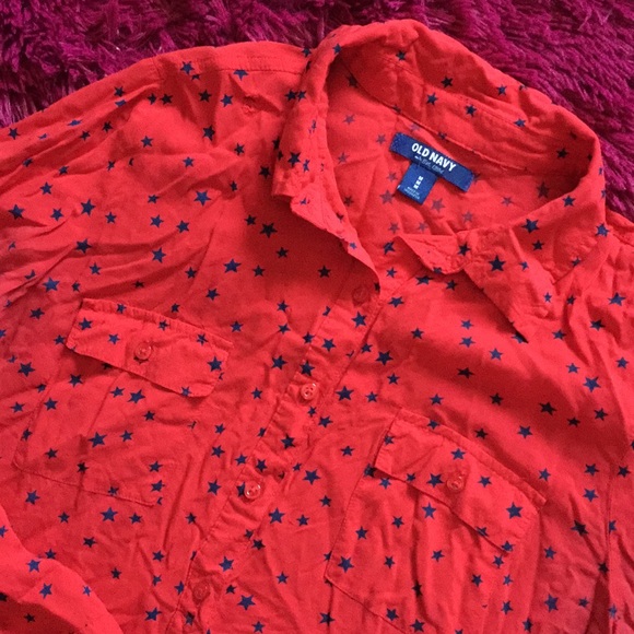 Old Navy red starry semi-button down top 💫 - Picture 2 of 12